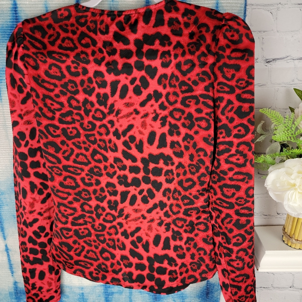 Leopard Print Ruffle Top - Picture 2 of 11